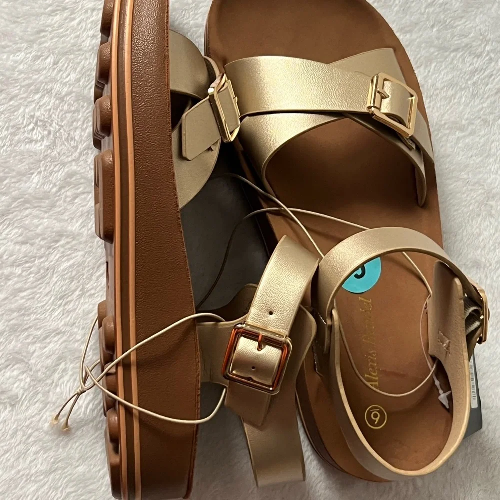Alexis Bendel Cute Girl’s Gold Sandals‎ with Ankle Strap, Size 6, NWT